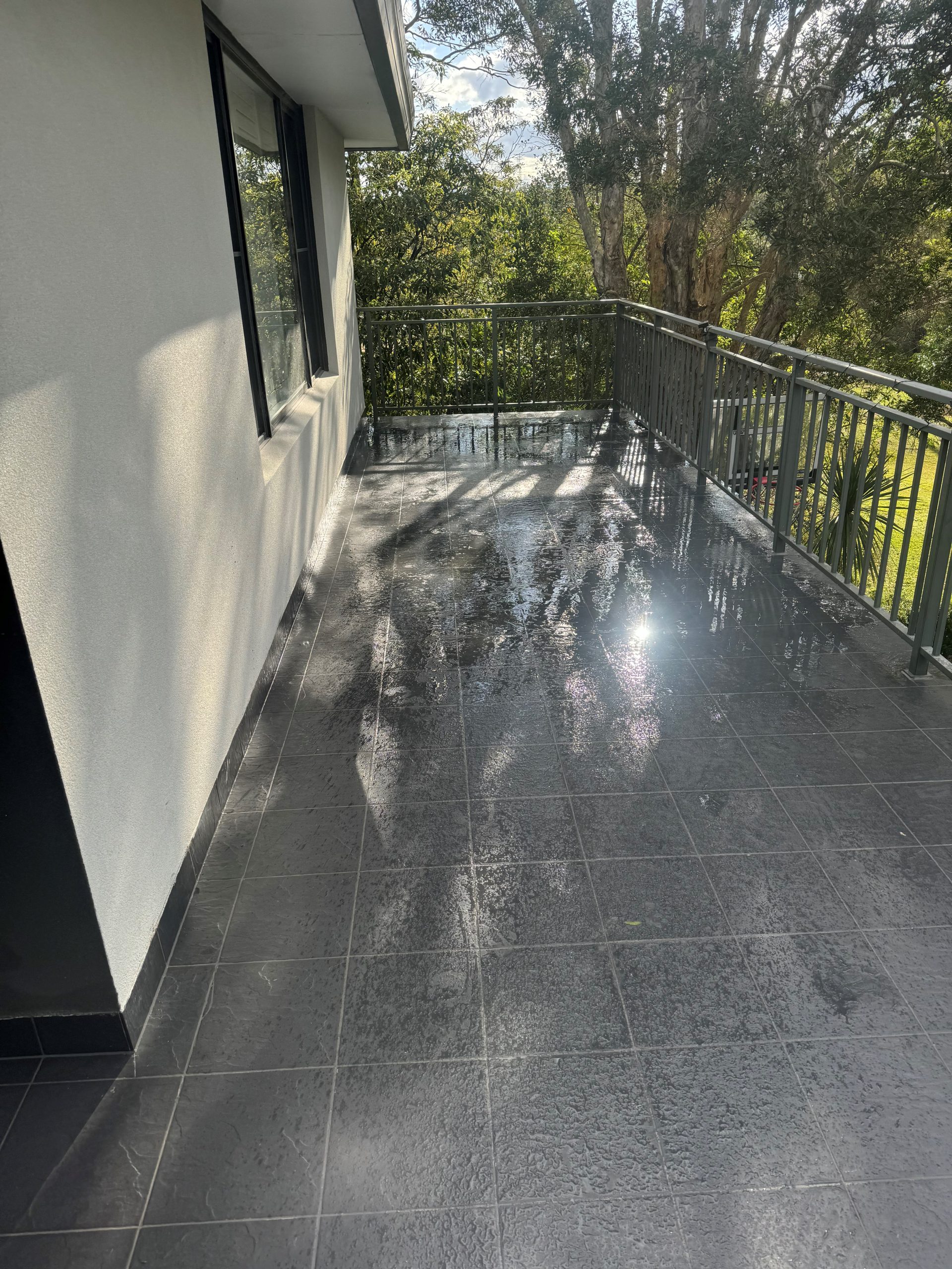 Image of a Seal Masters doing balcony repairs Sydney